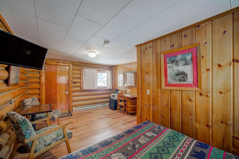 Sportsmans Lodge photo 27