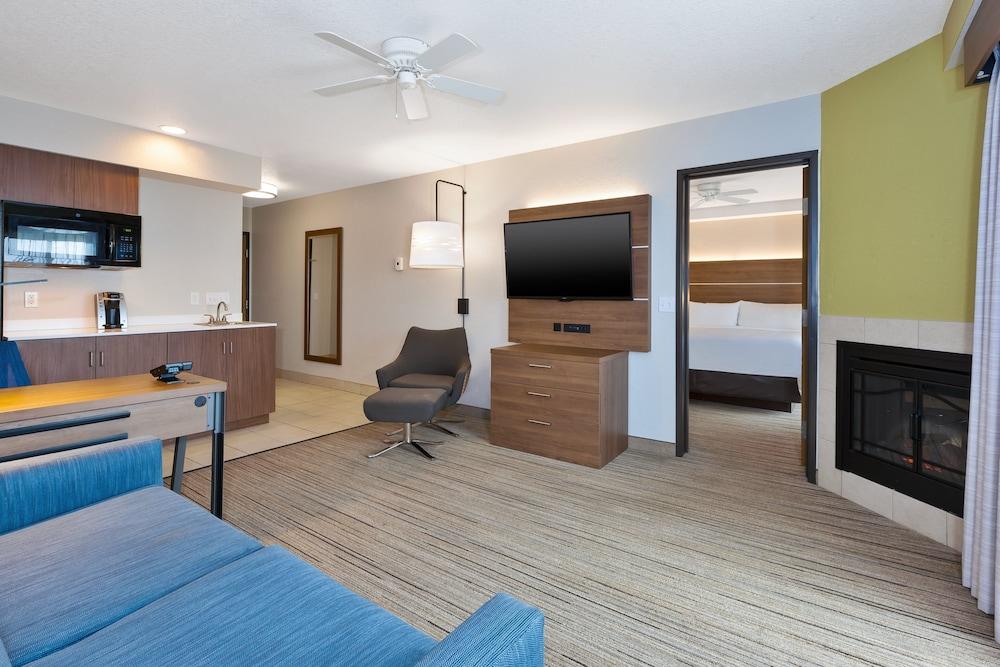 Holiday Inn Express & Suites Petoskey by IHG photo 43