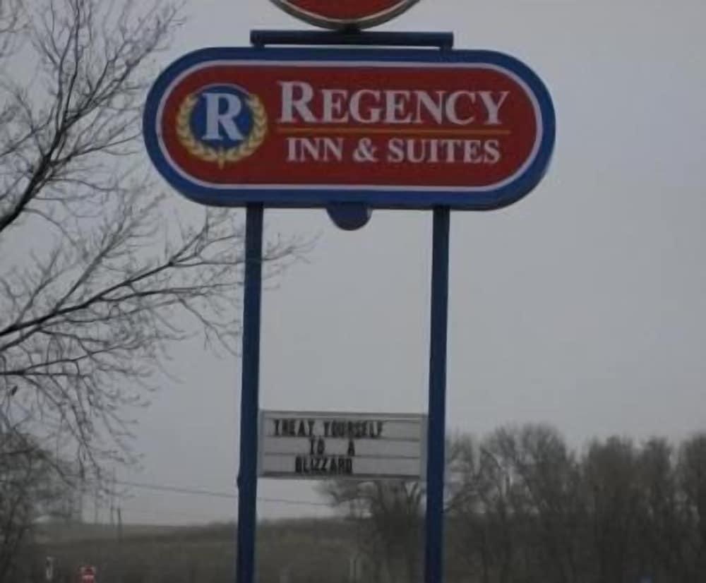 Regency Inn & Suites photo 11