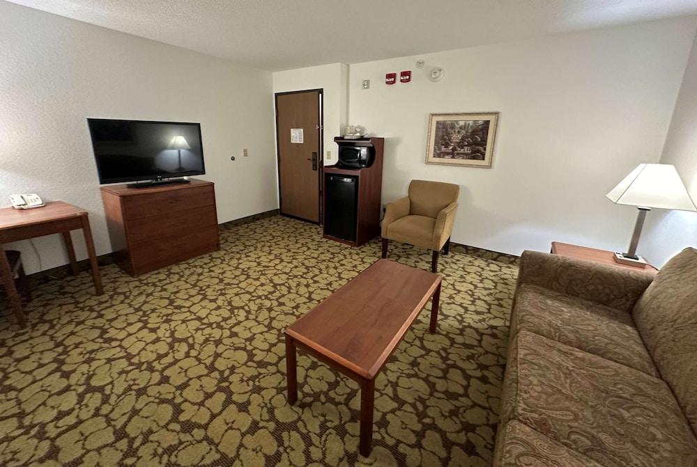 AmericInn by Wyndham Appleton North/Little Chute photo 42
