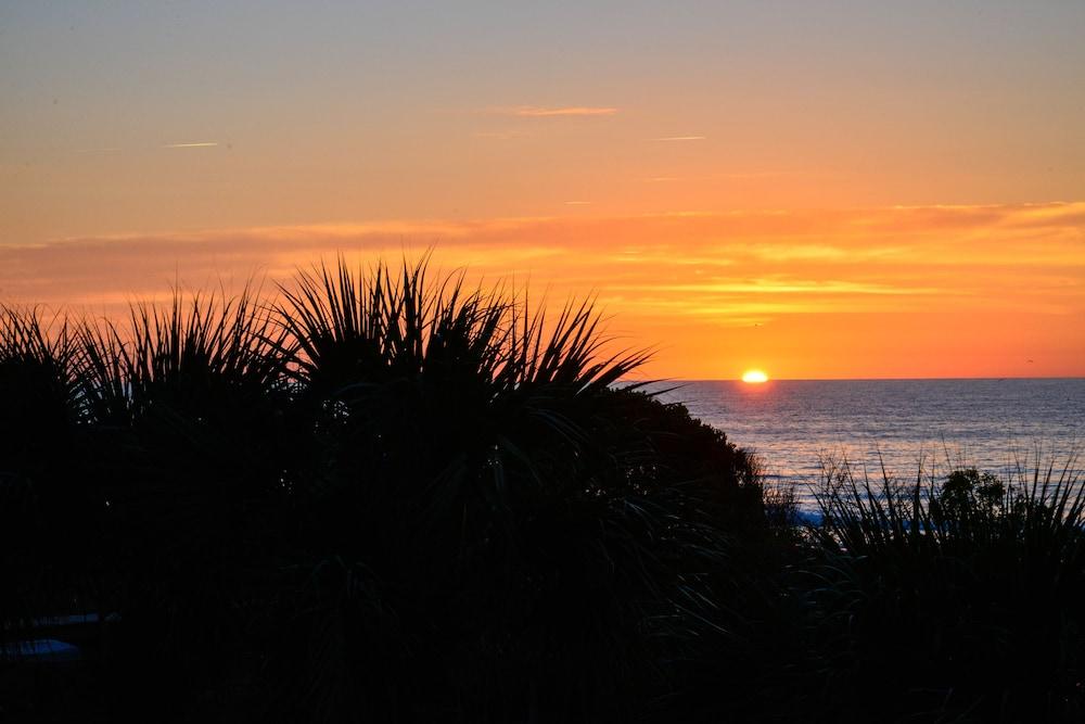 Monterey Bay Suites photo 32