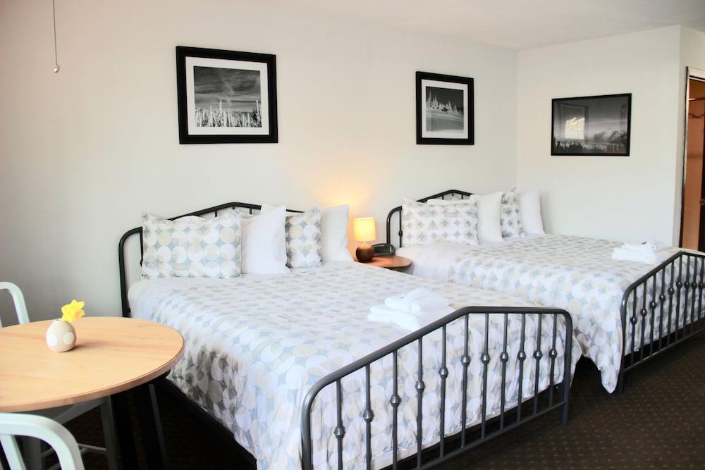 Chalet Motel Whitefish photo 10