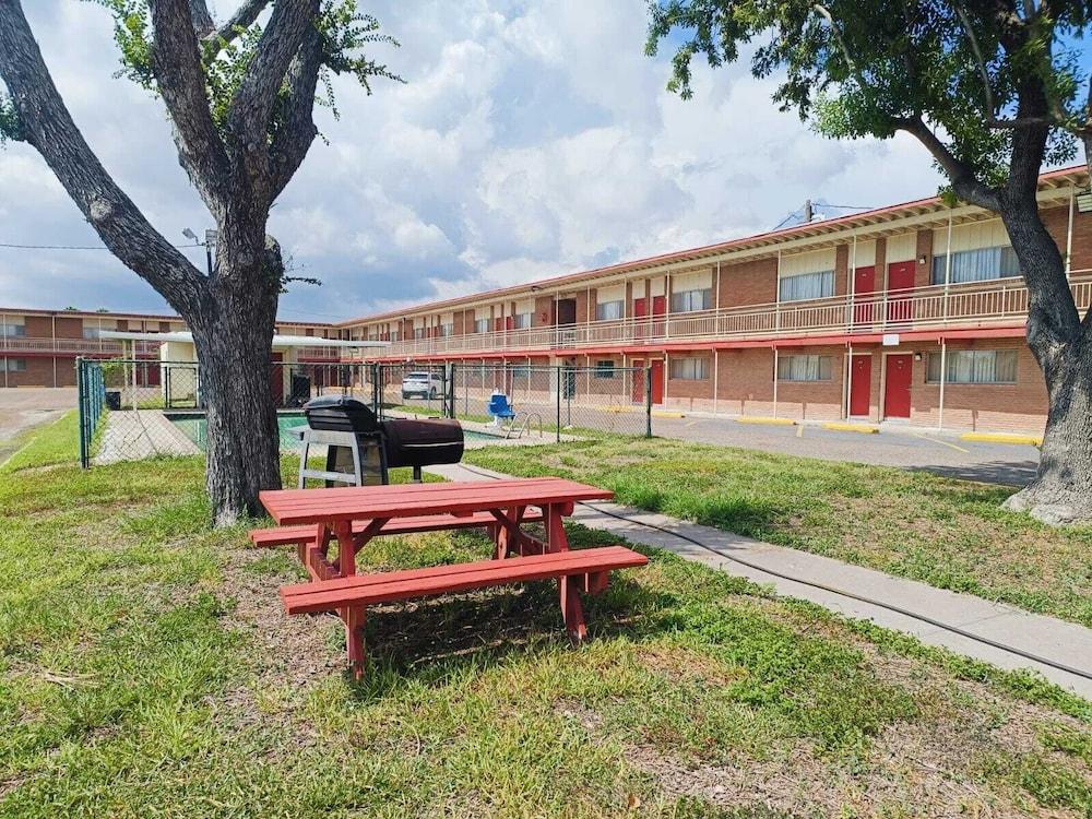 Pen Ann by Capital O Pharr/McAllen TX photo 10