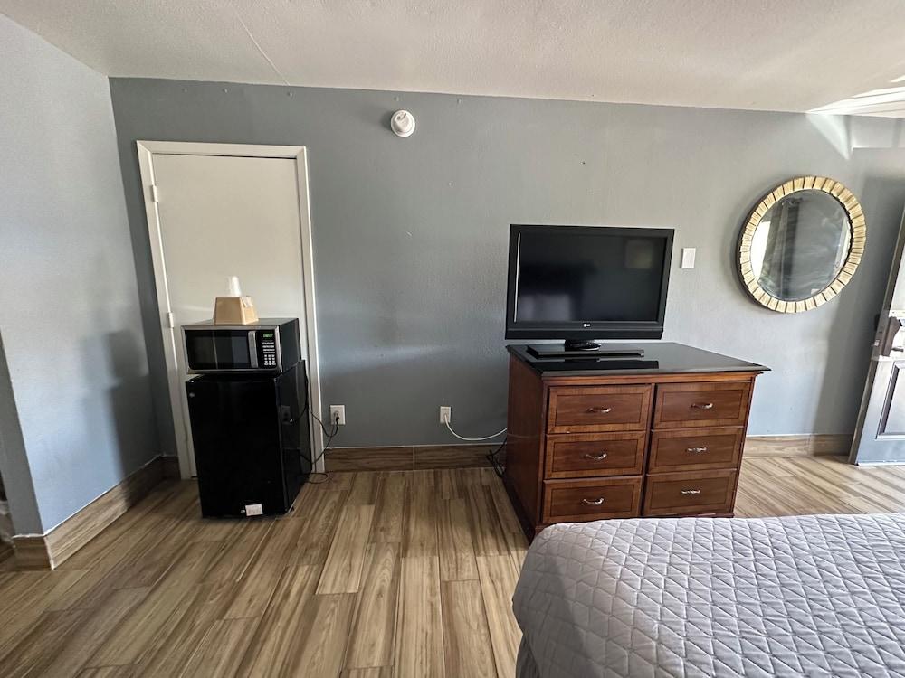 Home Suites Hill Country photo 36