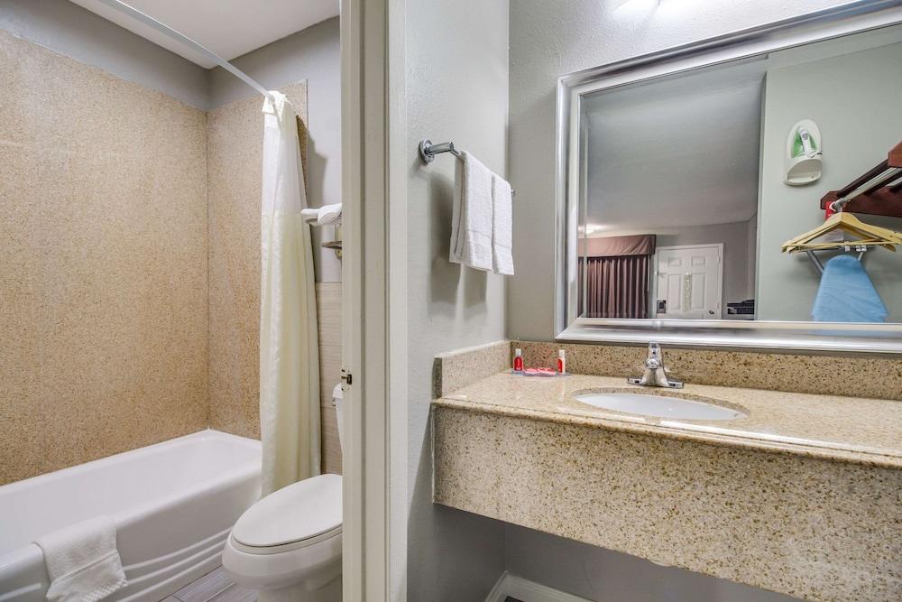 Prestige Inn photo 11