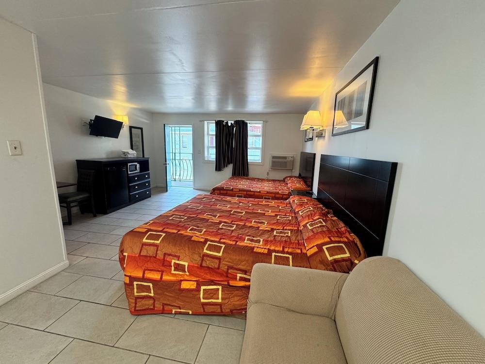 Skyview Manor Motel photo 5