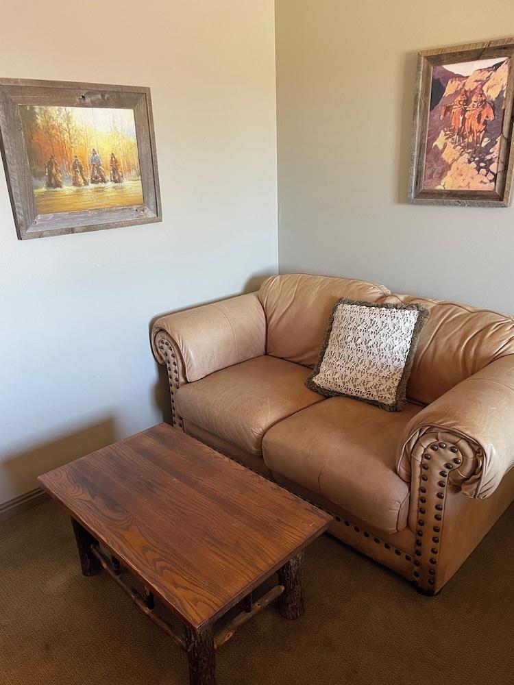Rawlins Western Lodge photo 2