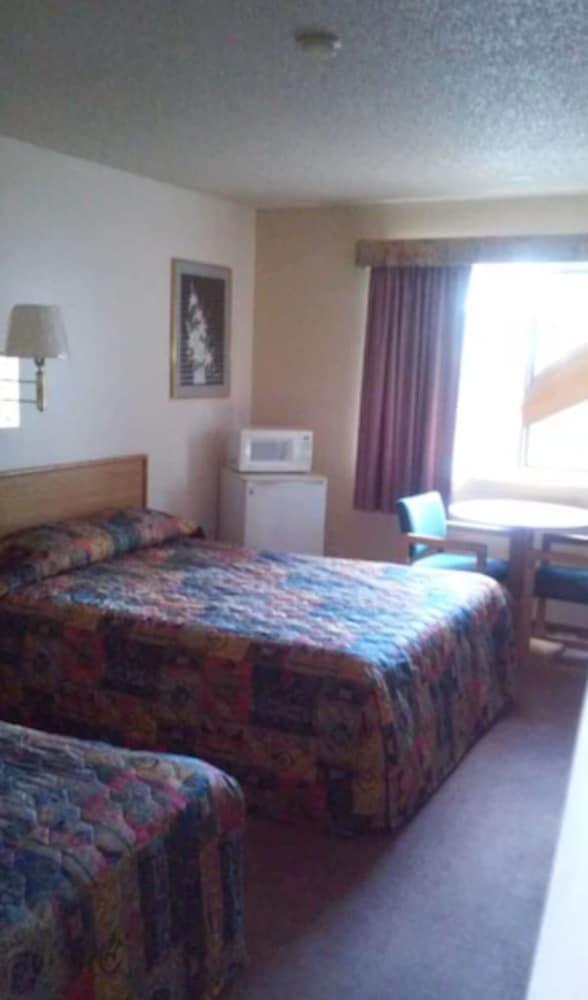 Budget Host Royal Gorge Inn photo 14