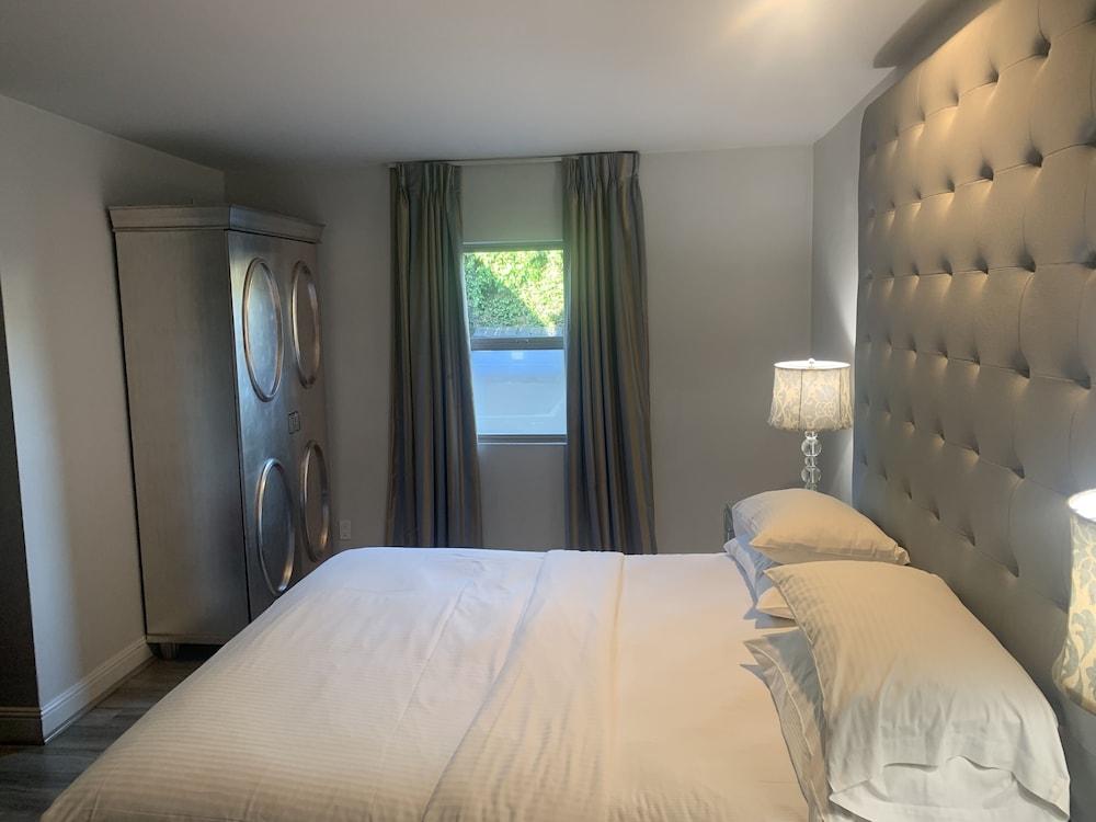 L.A. Sky Boutique Hotel photo 48