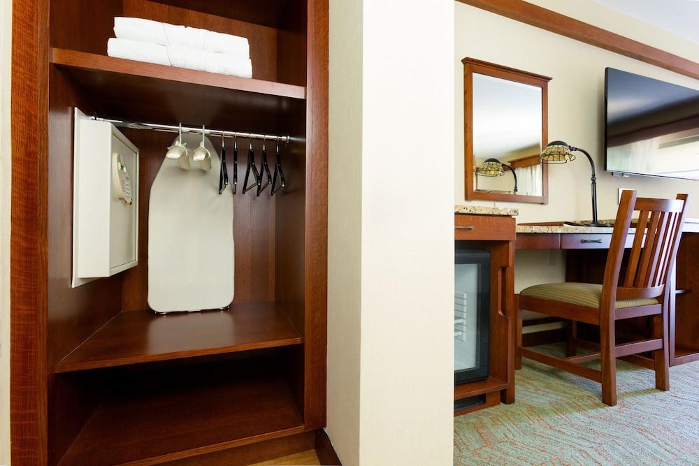 Disney's Grand Californian Hotel and Spa photo 32