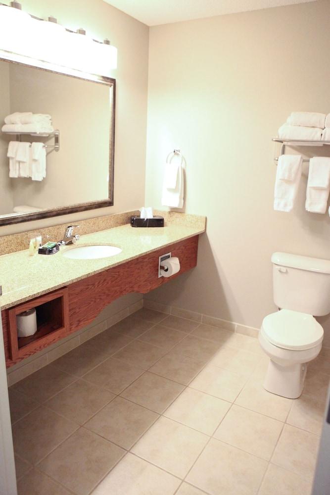 GrandStay Hotel & Suites Perham photo 10