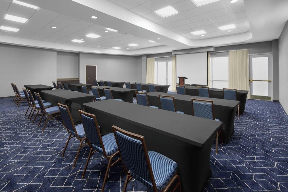 Courtyard by Marriott Tampa Oldsmar photo 52