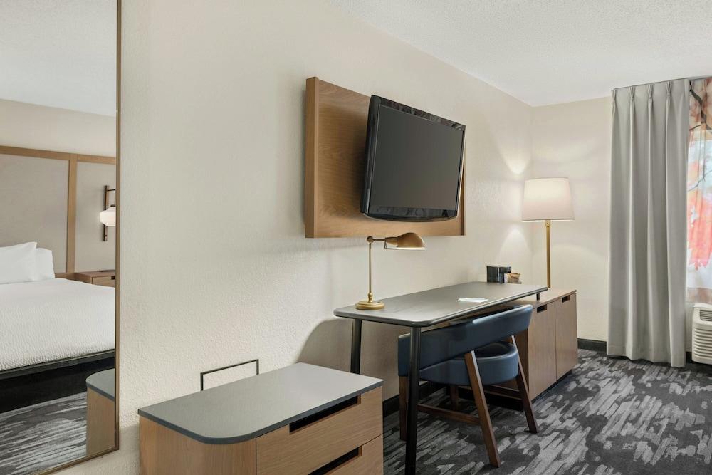 Fairfield by Marriott Mt Pleasant photo 37