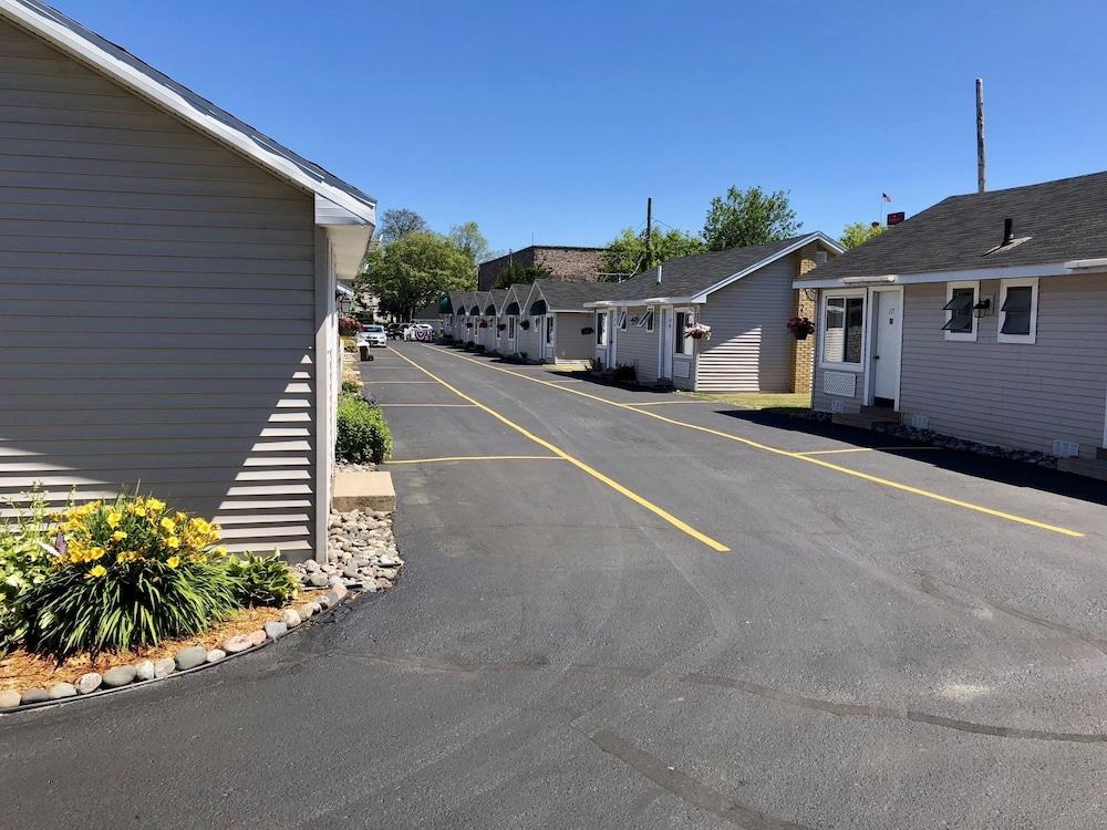 Lockview Motel photo 55
