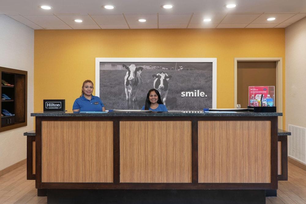 Hampton Inn Marion photo 30
