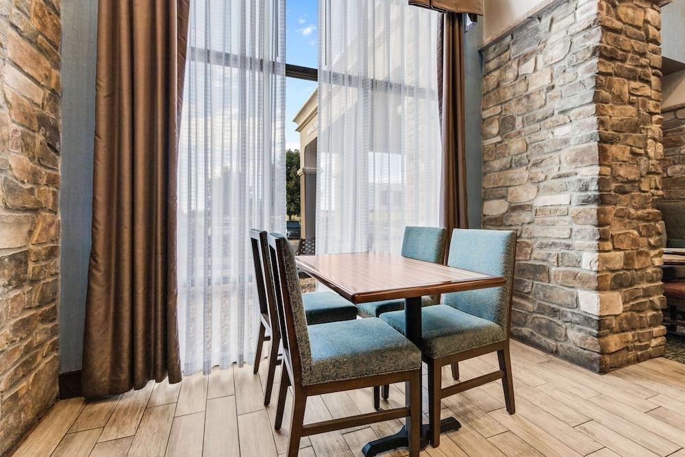 Hampton Inn & Suites Colorado Springs/Air Force Academy photo 2