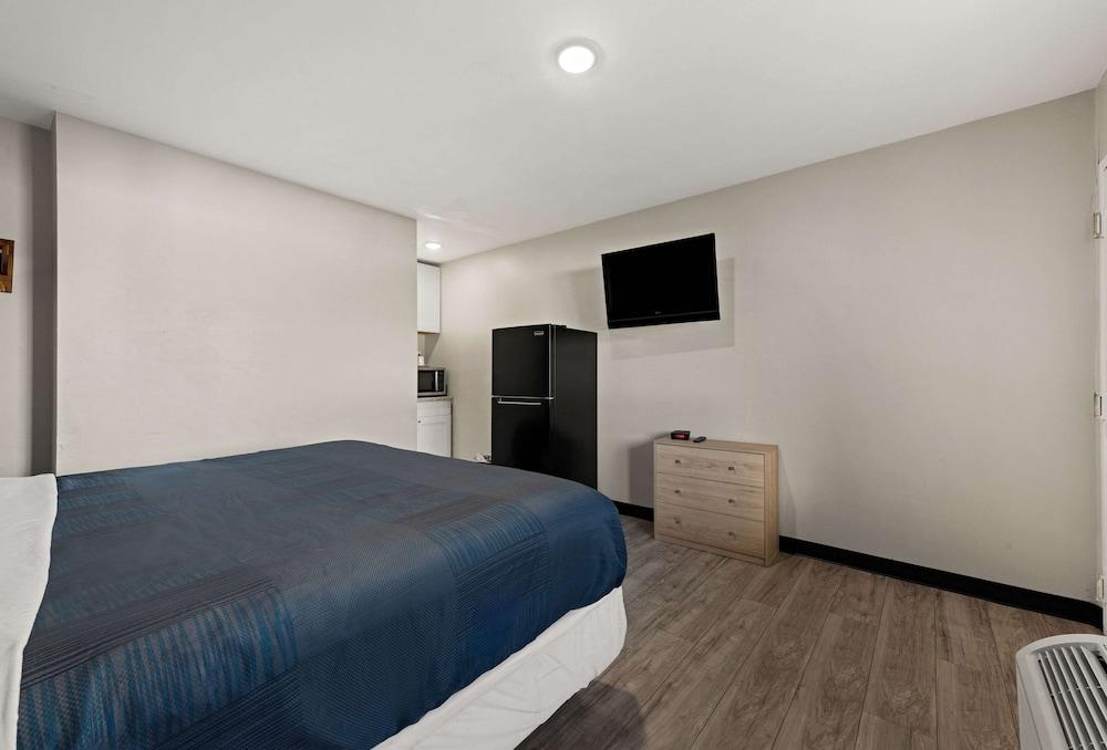 Rodeway Inn Charlotte Independence Blvd. photo 24