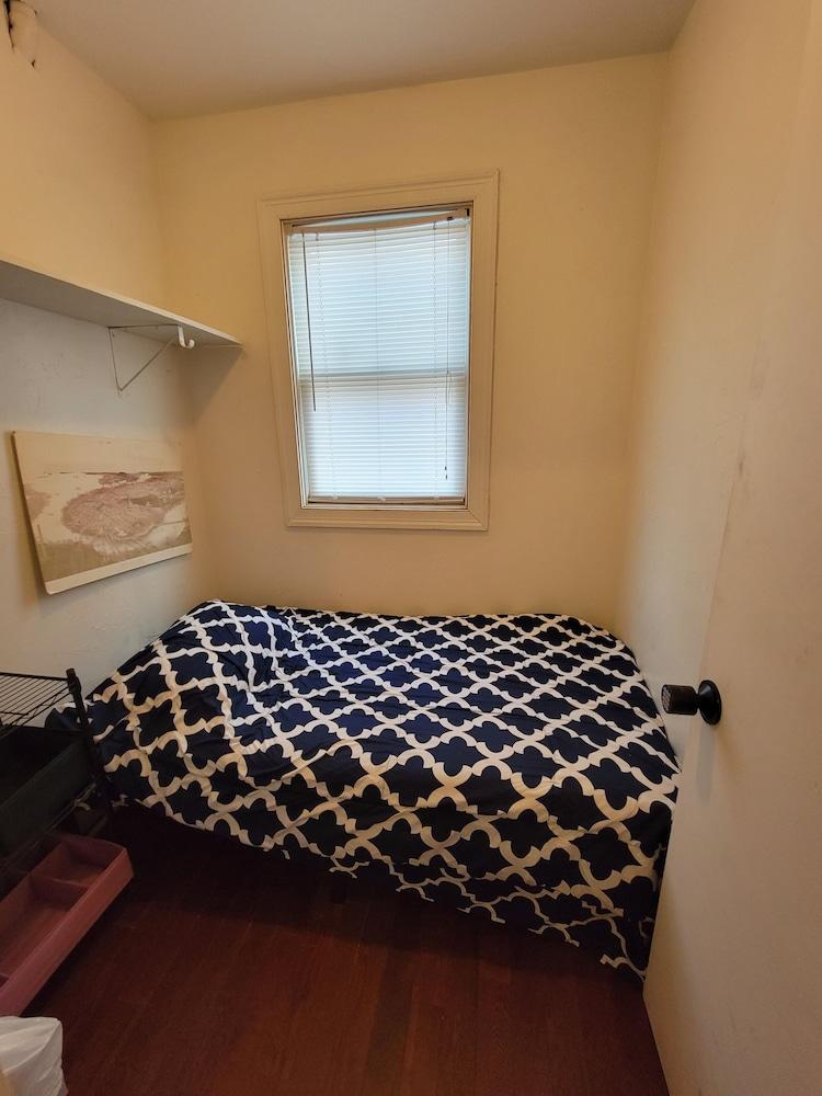 Bedroom Near Downtown Boston - Hostel photo 7