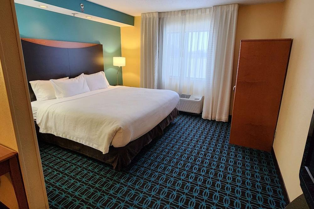 AmericInn by Wyndham St. Cloud MN Shopping Area photo 11