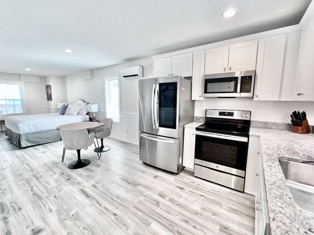 Saltwater Suites photo 30