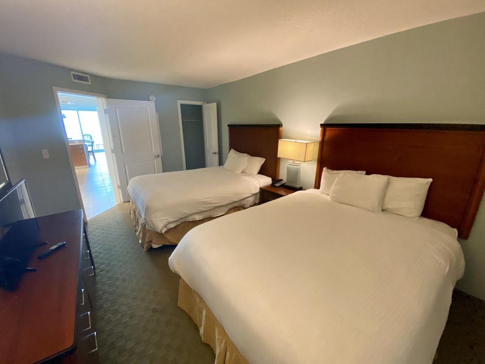 Sandy Beach Oceanfront Resort photo 3