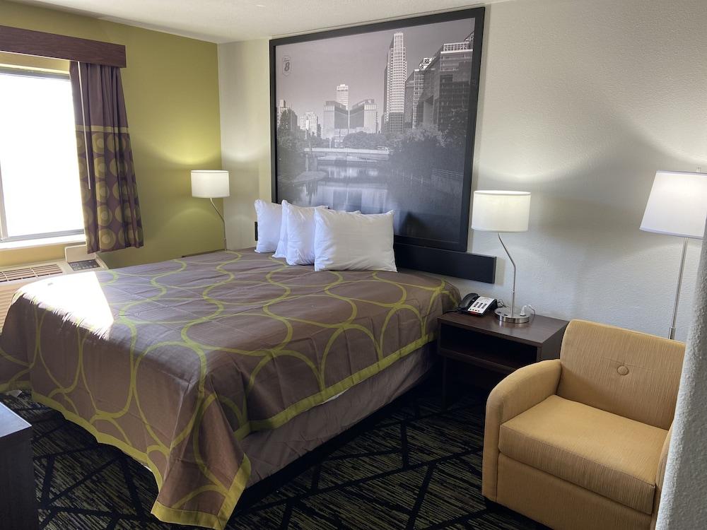 Super 8 by Wyndham York NE photo 13