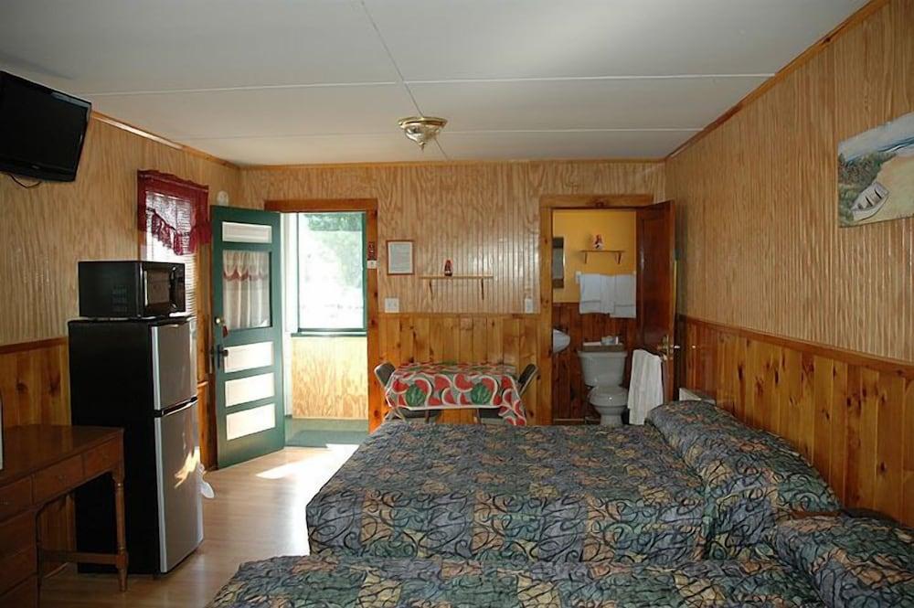 Channel Watefront Cottages photo 40