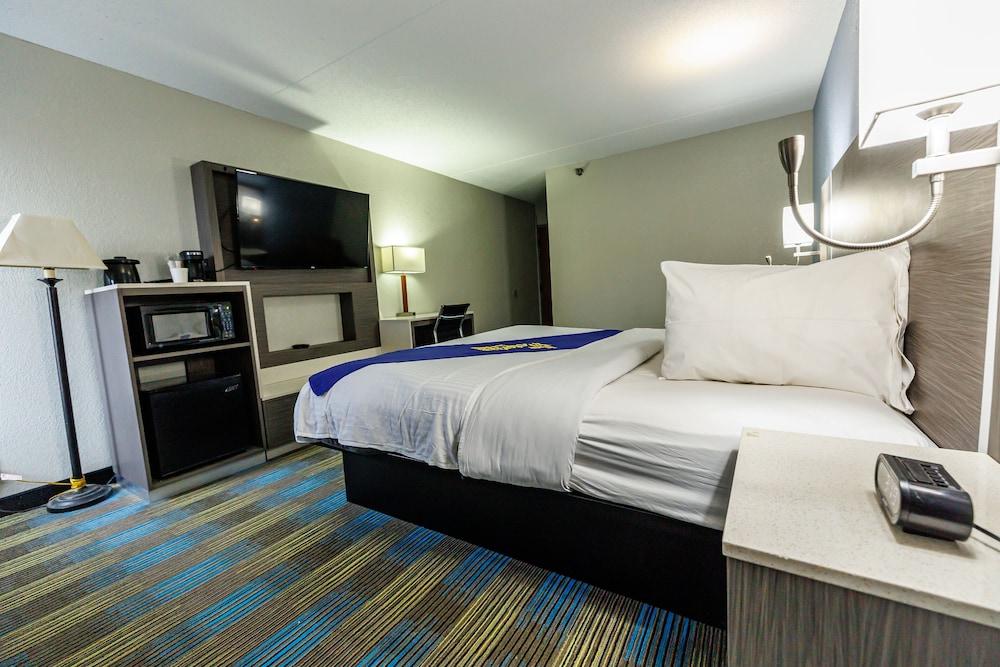 New Victorian Inn & Suites photo 13