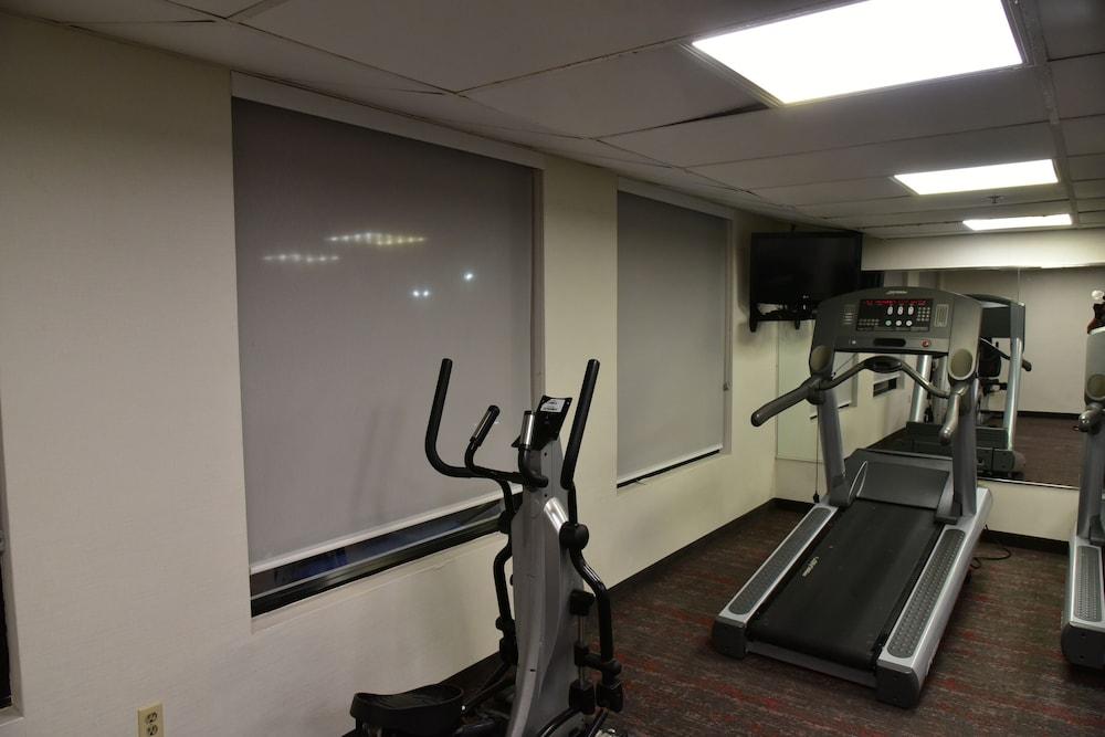 Ramada by Wyndham San Diego National City photo 27