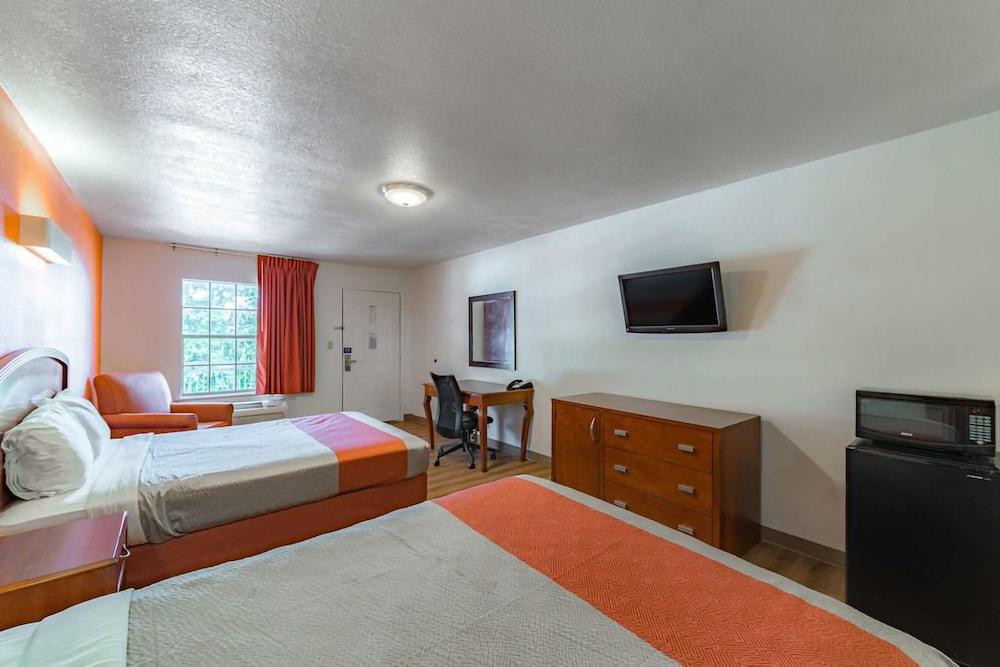 Giddings Executive Inn photo 12