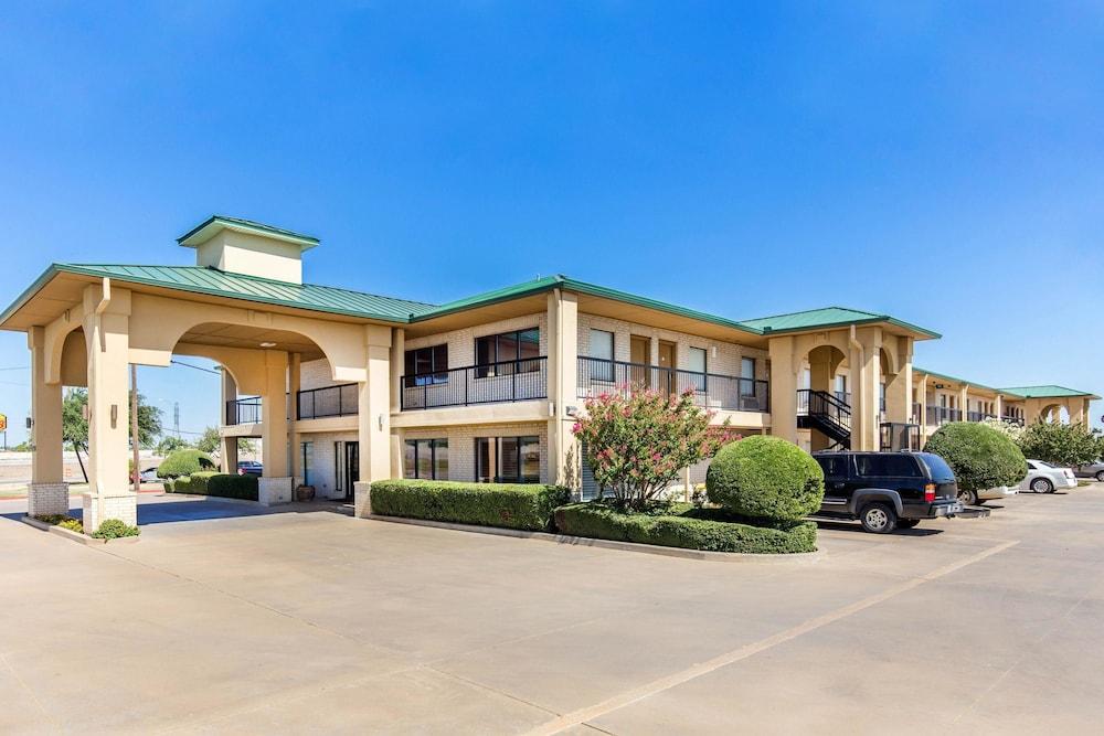 Quality Inn & Suites Abilene North photo 1