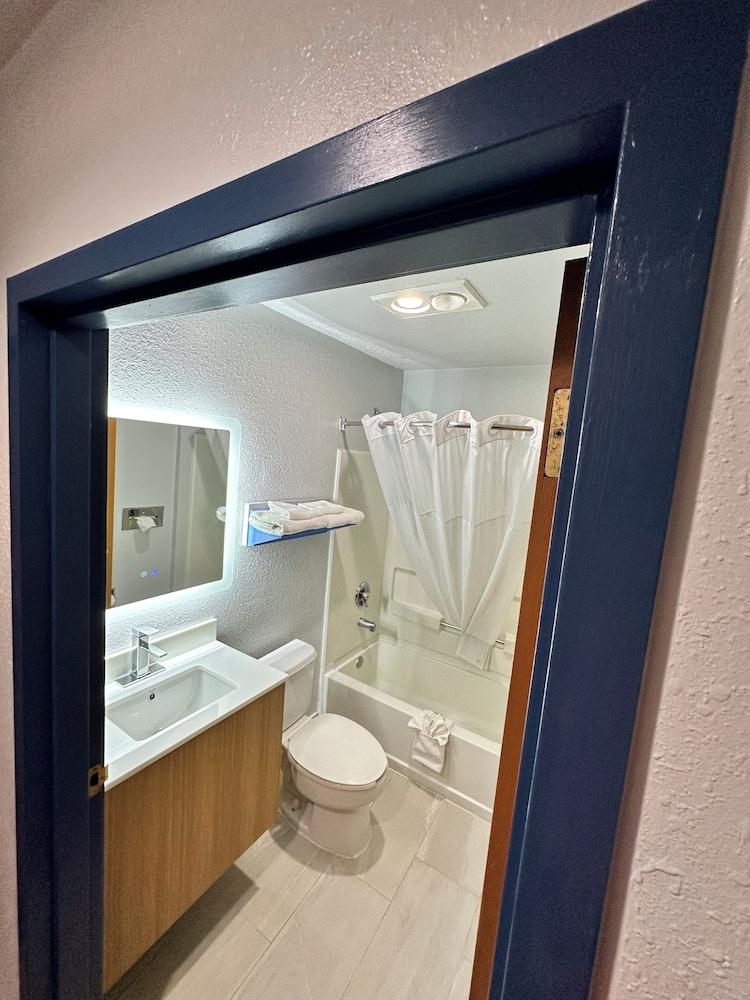Microtel Inn by Wyndham Gallup photo 5