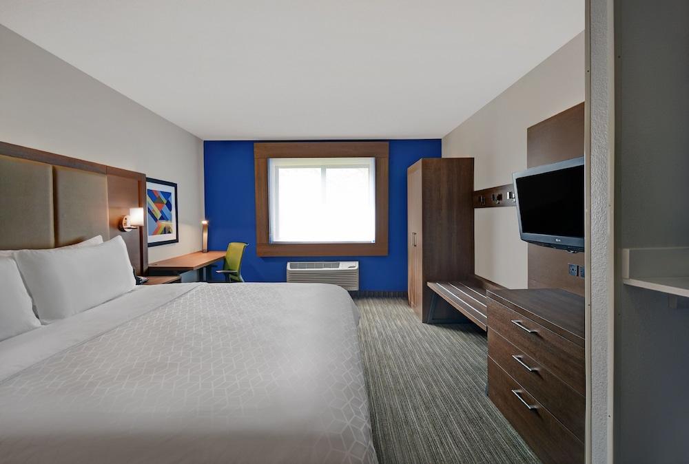 Holiday Inn Express Marshall by IHG photo 21