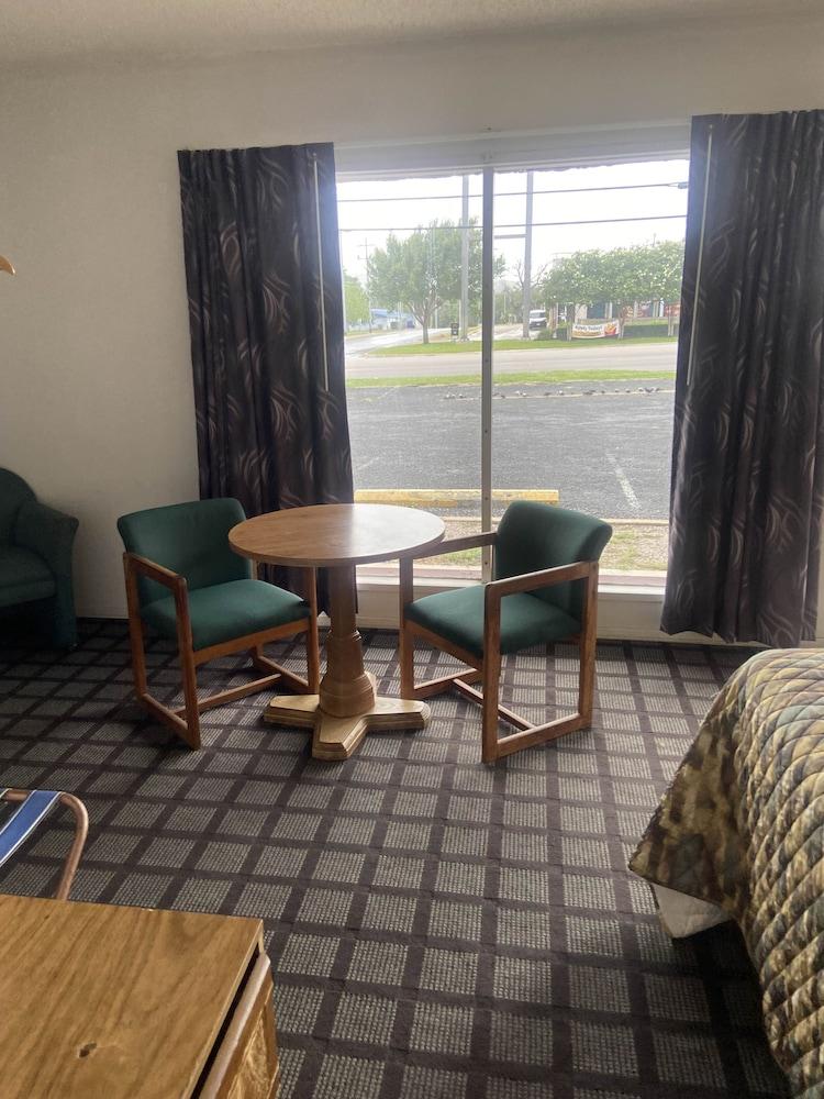Sundown Inn photo 5