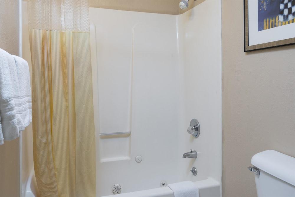 Days Inn by Wyndham Pinole Berkeley photo 12