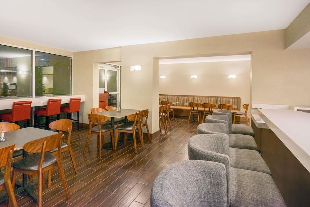 Wyndham Garden Washington DC Area photo 2