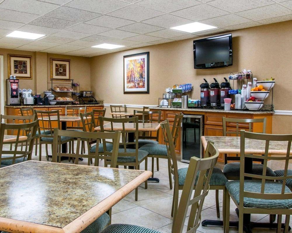 Wingate by Wyndham Livonia photo 31