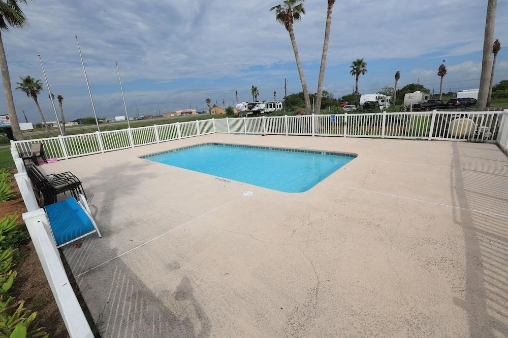 Coastal Bend Motel & RV Park photo 4