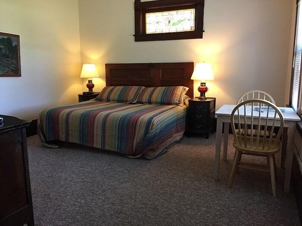Harbor Light Inn photo 65