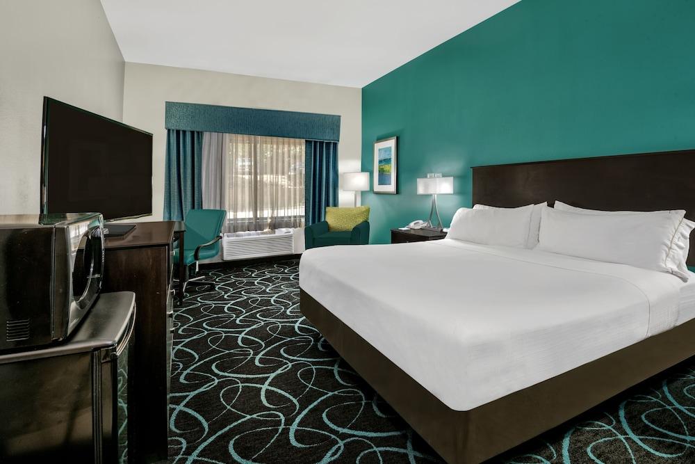 Holiday Inn Express Hotel & Suites Fort Worth Southwest I-20 by IHG photo 7