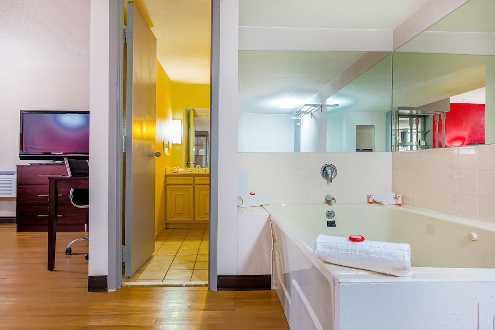 Americas Best Value Inn Moline photo 20