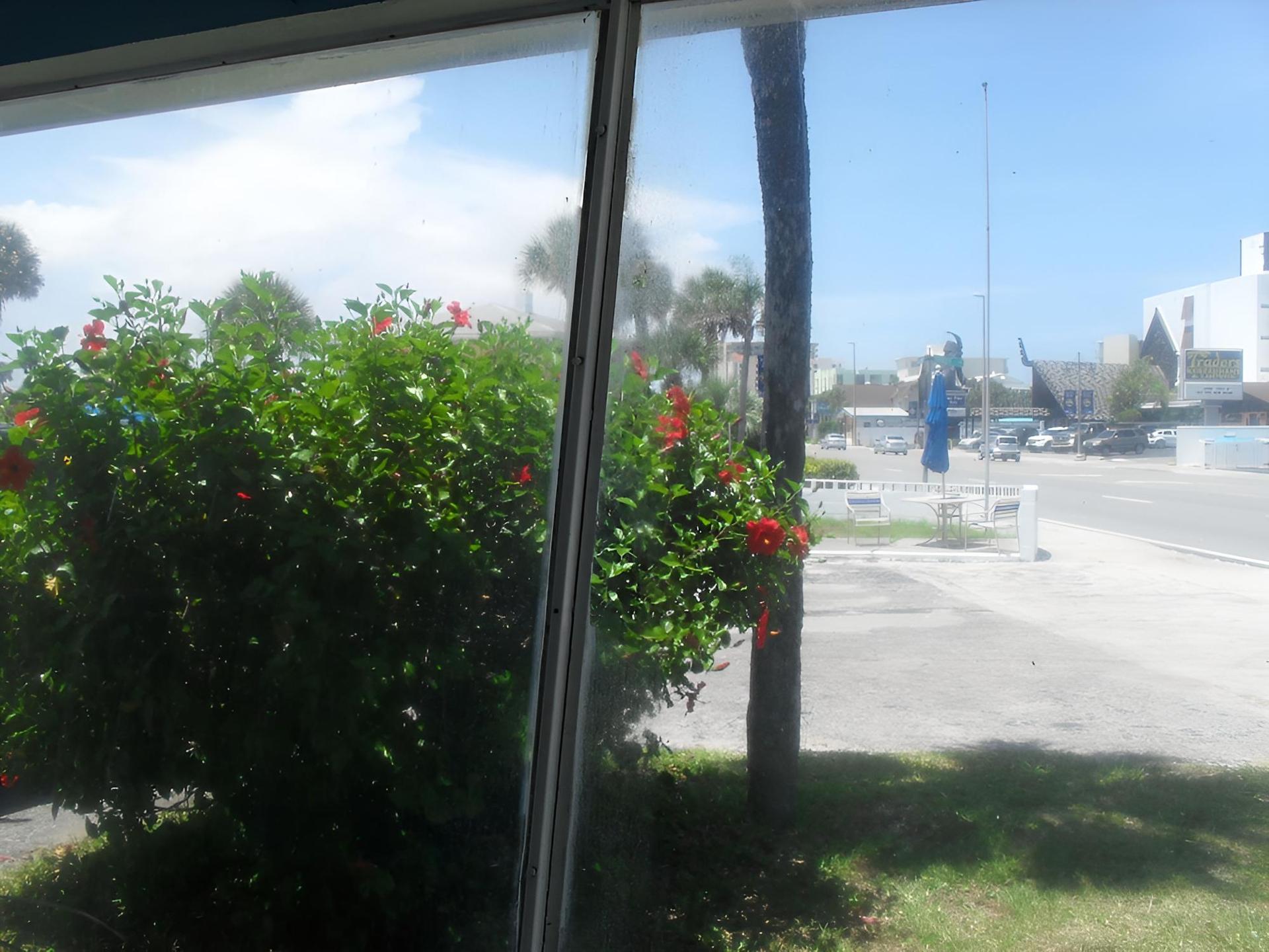 Shore Winds Motel photo 9