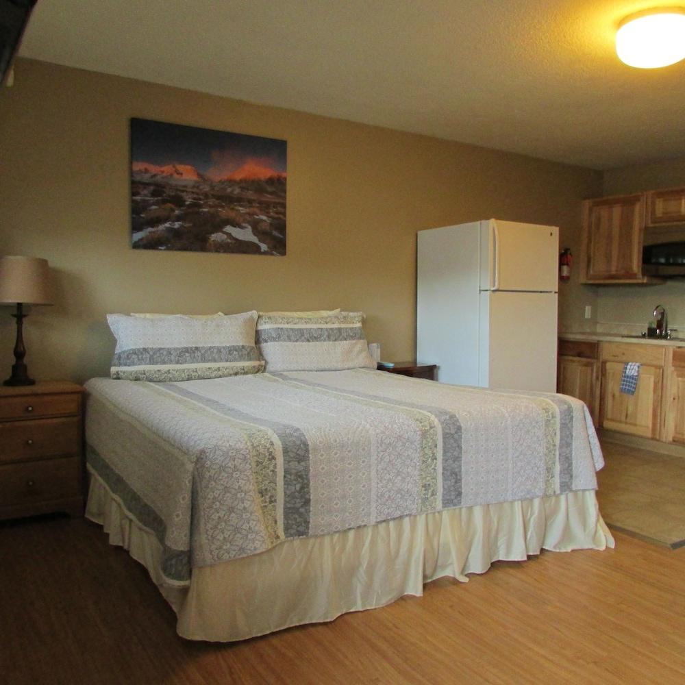 Creekwood Inn photo 19