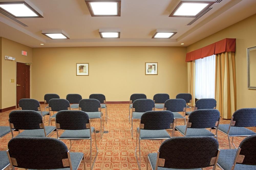 Holiday Inn Express Amarillo South by IHG photo 30