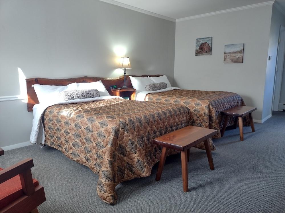 The Lodge at West River photo 47