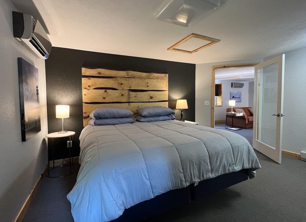Tahquamenon Suites Lodging photo 8