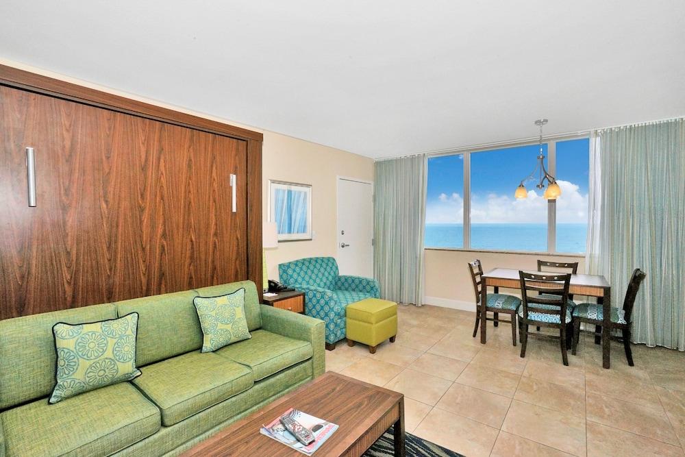 Hollywood Beach Tower photo 23