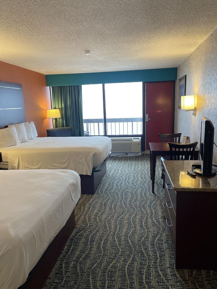 Breakers Resort Inn photo 24