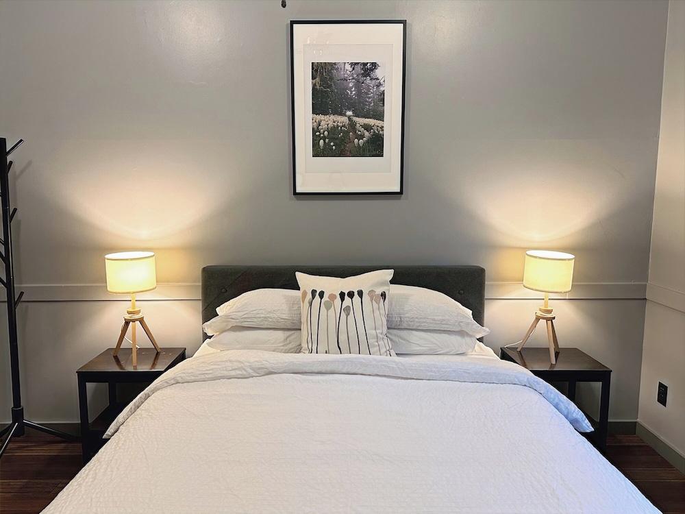 Westfir Lodge & Mountain Market photo 3