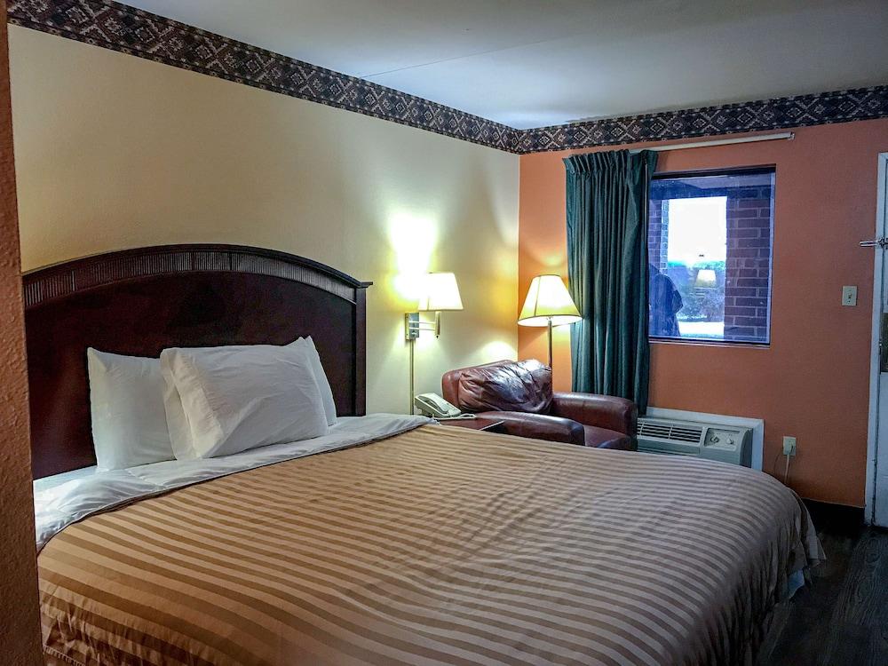 Motel 6 Ozark, AR photo 4